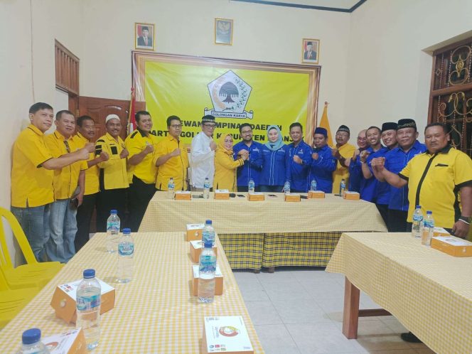 
					Setelah Daftar Bacabup Partai Hanura, Trihandy Daftar Bacabup Golkar, Namun Pendaftaran Belum di Buka
