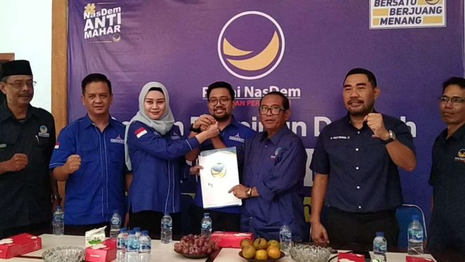 
					DPD Partai Demokrat Nganjuk Ambil Formulir Pendaftaran Bacabup di Kantor DPC Partai NasDem Nganjuk