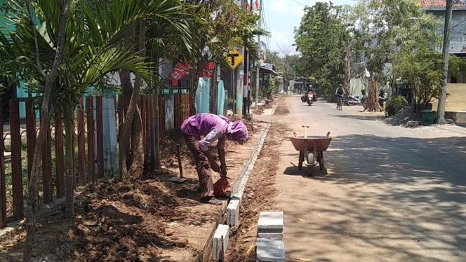 
					Dinas PUPR Nganjuk Lakukan Konsolidasi Pembangunan Drainase di Beberapa Titik : Kurangi Risiko Banjir dan Meningkatkan Kualitas Lingkungan.