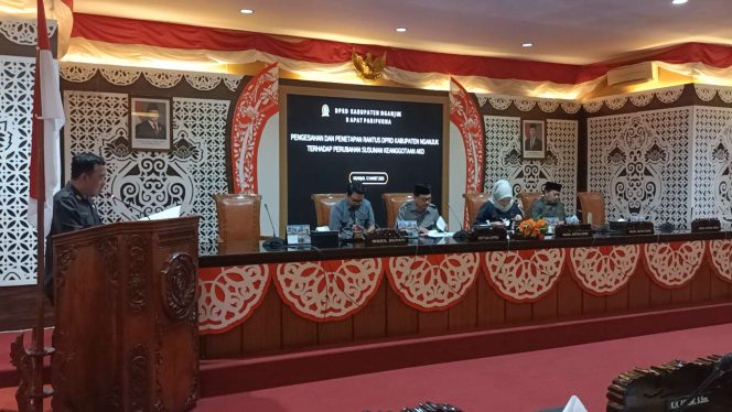 
					DPRD Nganjuk Gelar Paripurna Perubahan Susunan AKD, Kursi Ketua Komisi I Segera Ditentukan