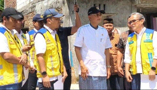 
					Atasi Kesulitan Air, Menteri PU Bangun Sumur Bor di Desa Oro-Oro Ombo Nganjuk
