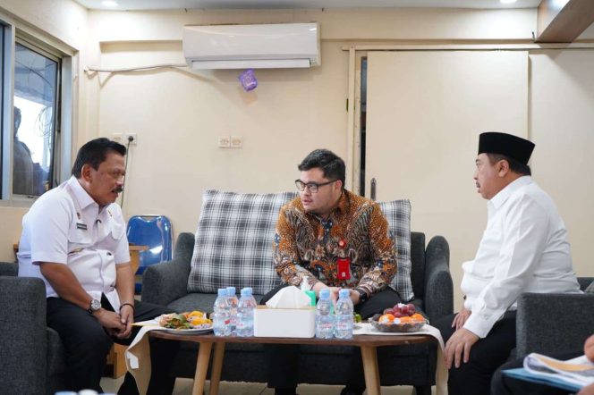 
					Tiga Bupati Bahas Kemacetan Mengkreng, Siapkan Solusi Terpadu hingga Wacana Flyover