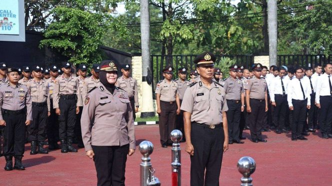
					Telah Melakukan Dedikasi Tanpa Cela Berbuah Penghargaan, Dua Personel Polres Nganjuk Naik Pangkat Pengabdian