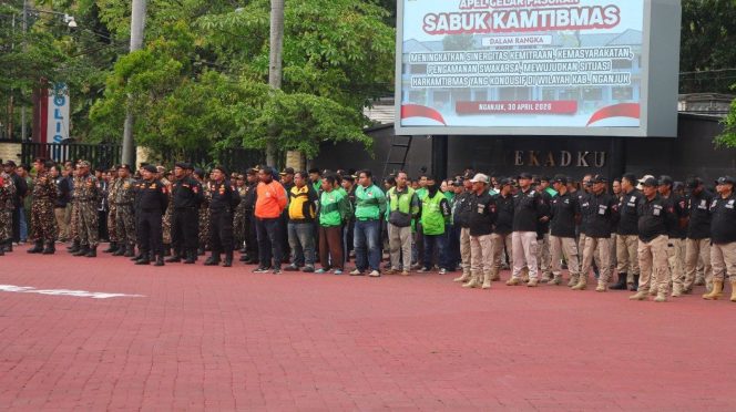 
					Perkuat Deteksi Dini, Apel Sabuk Kamtibmas TA 2026 di Lapangan Apel Polres Nganjuk Satukan Elemen Masyarakat Kabupaten Nganjuk