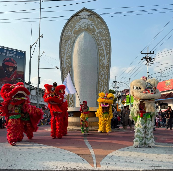 Atraksi barongsai